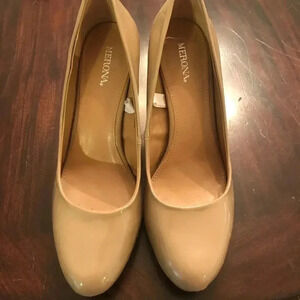Merona patent leather pumps